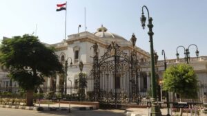 صورة أرشيفية تعبيرية لمبنى البرلمان المصري في القاهرة Credit: KHALED DESOUKI/AFP via Getty Images)