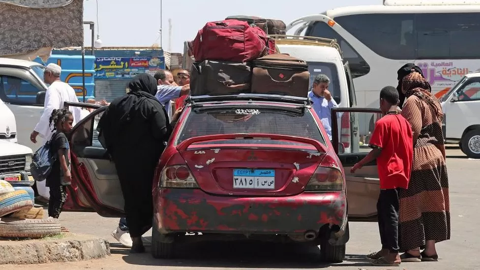 Photo: Tens of thousands attempt to flee from Sudan-EPA-EFE/REX/SHUTTERSTOCK